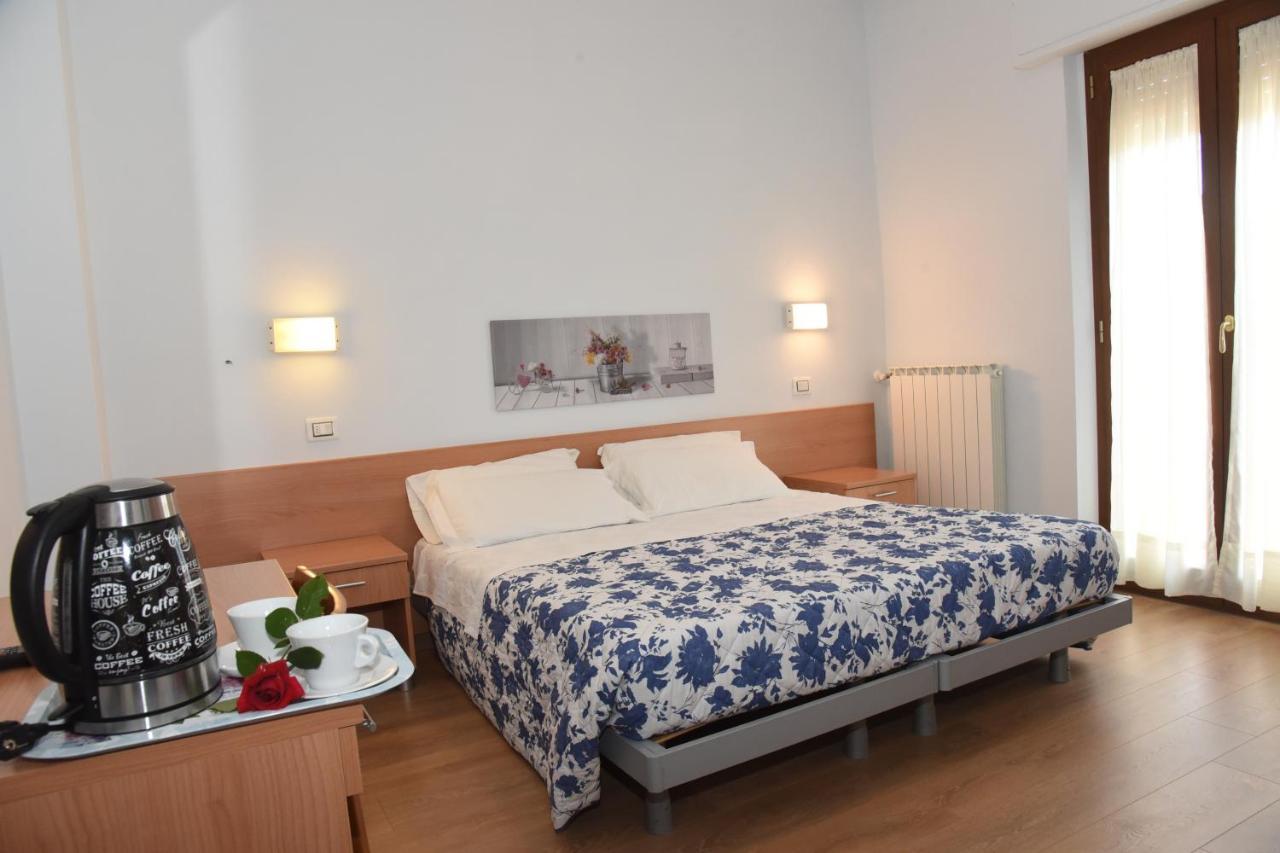 Albergo La Rosetta Chiusi Exterior photo