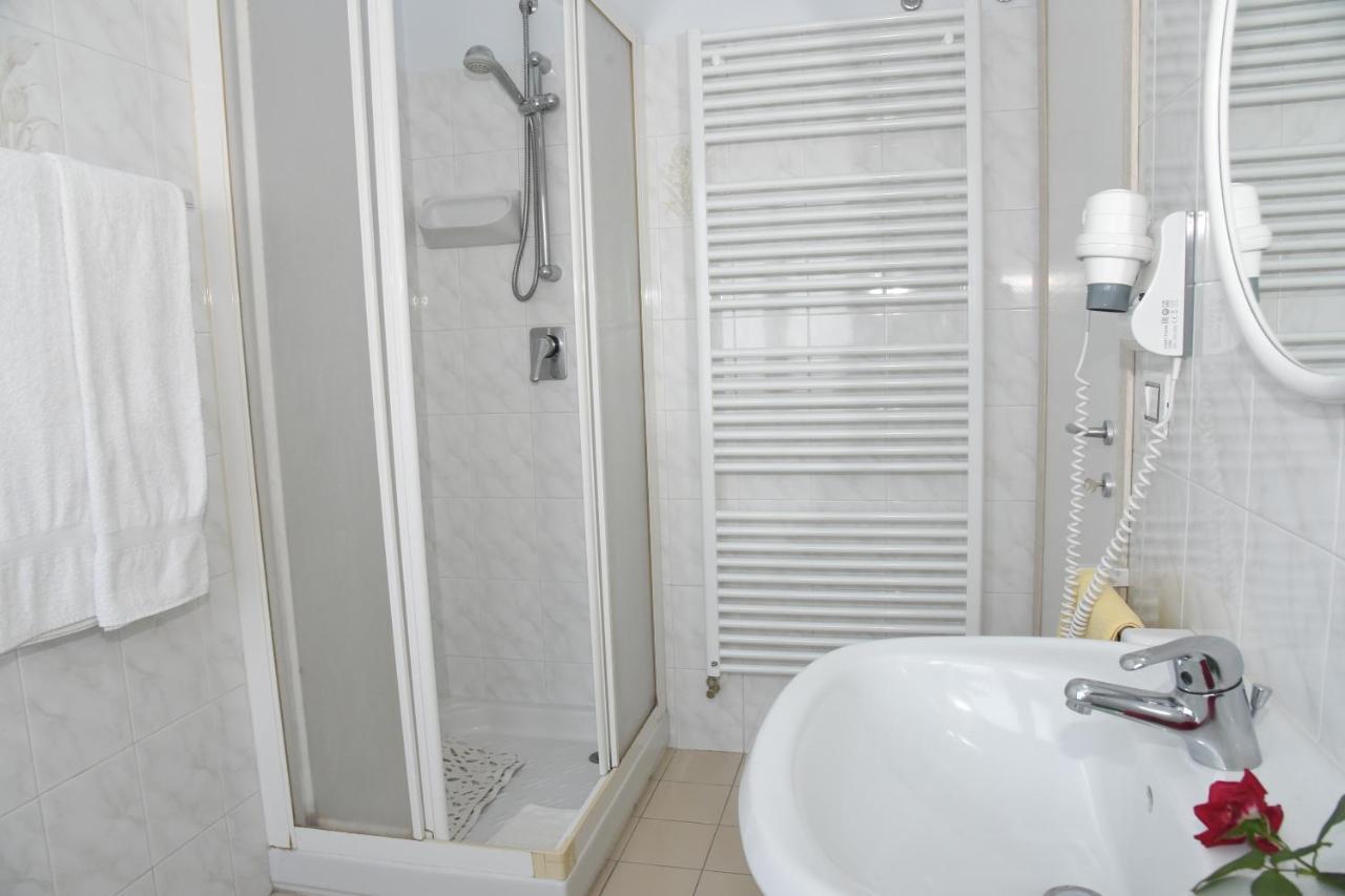 Albergo La Rosetta Chiusi Exterior photo