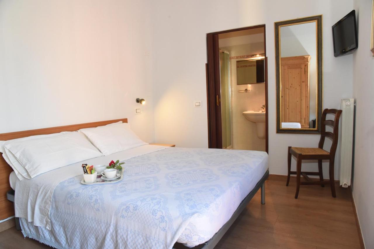 Albergo La Rosetta Chiusi Exterior photo