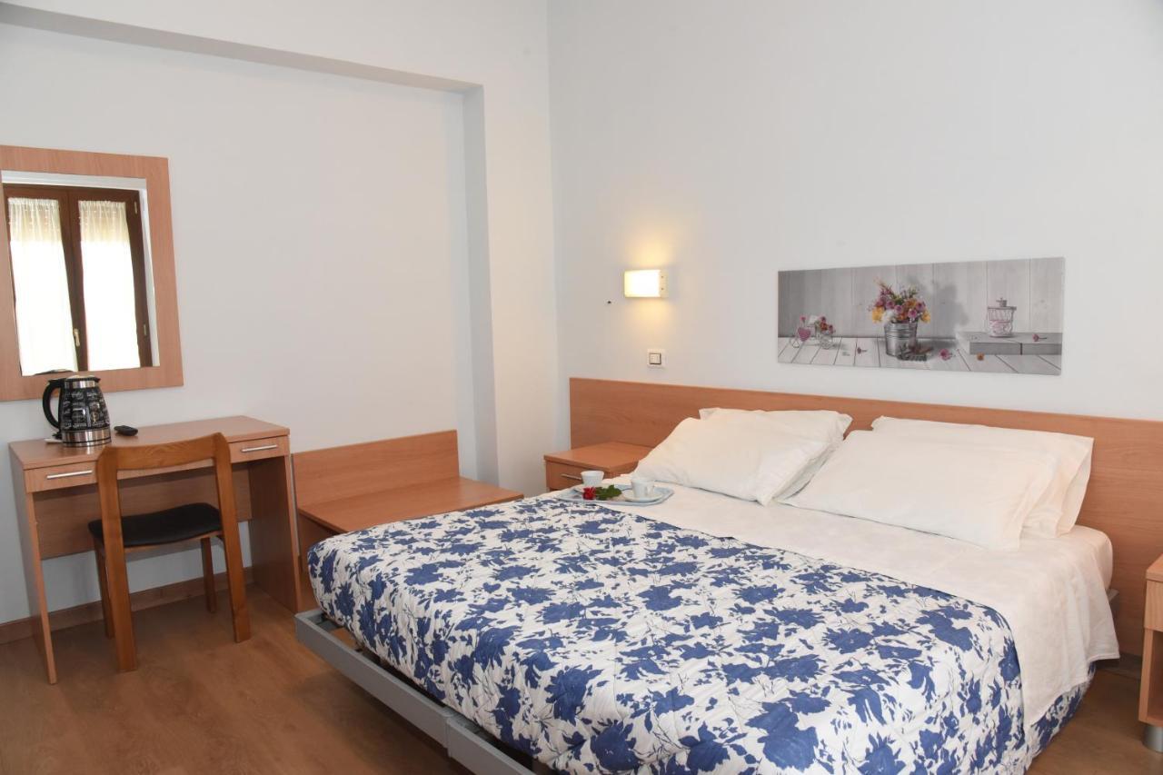 Albergo La Rosetta Chiusi Exterior photo